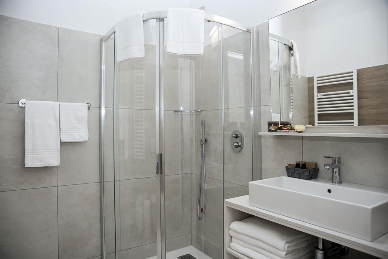 Camelot Appartamenti - Business E Holiday San Martino Buon Albergo Dış mekan fotoğraf