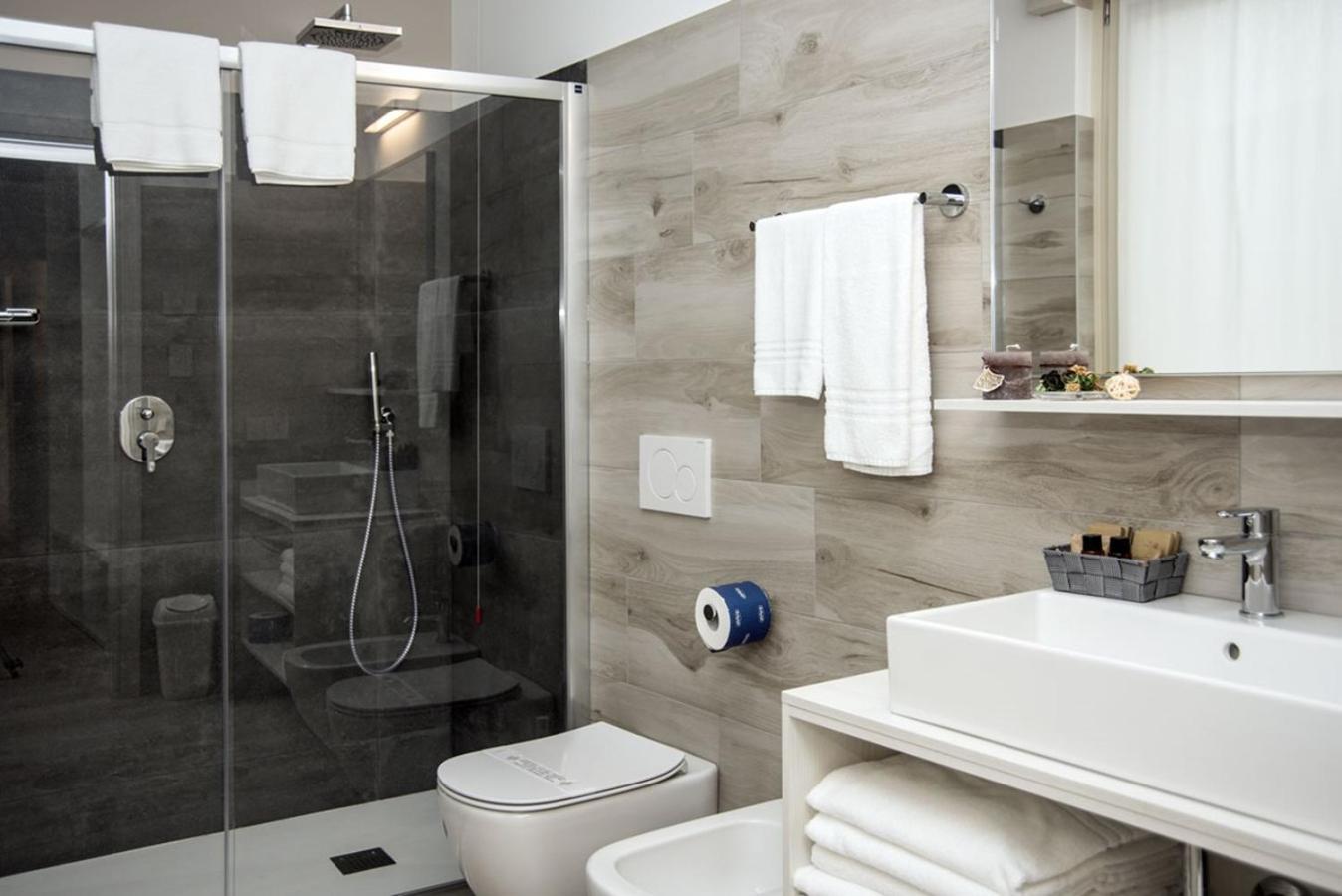 Camelot Appartamenti - Business E Holiday San Martino Buon Albergo Dış mekan fotoğraf